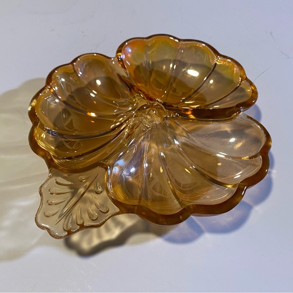 Marigold clover 3 part dish, carnival glass GUC, 6”x 7”x1” vintage, pretty! - Picture 1 of 4